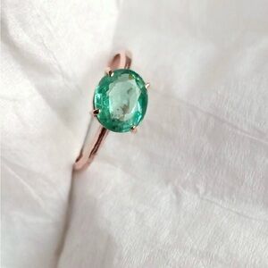 Elegant Gold Emerald Ring